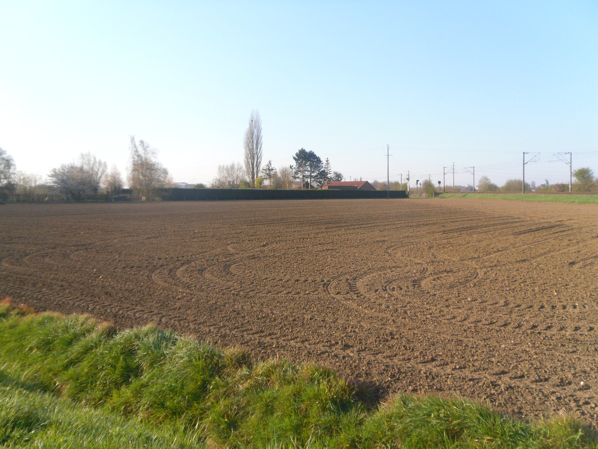 terrain à Aire-sur-la-Lys